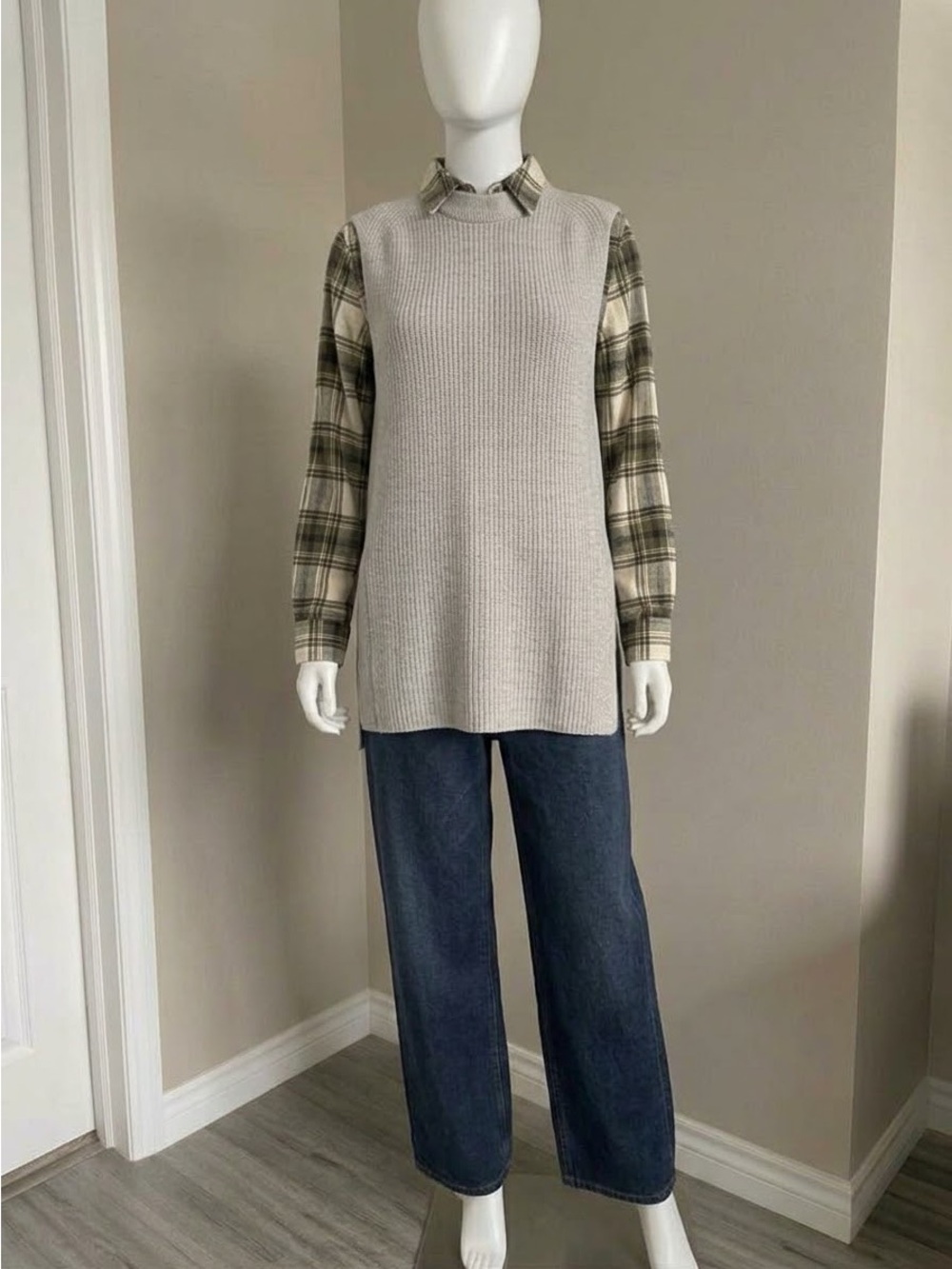 Wilfred Artizia Grey 100% Wool Mock Neck Knit Sleeveless Sweater Vest Size Small